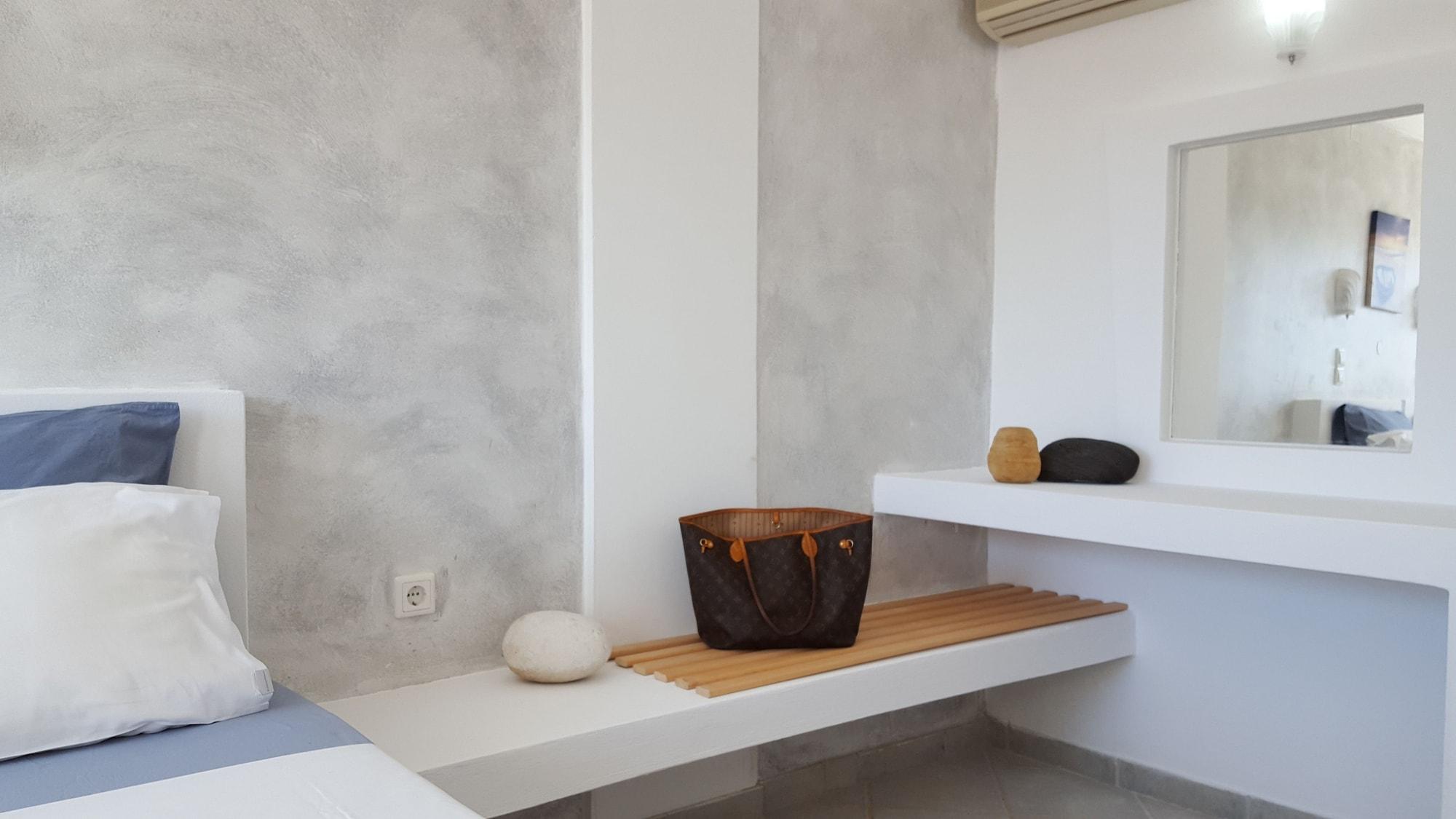 Hotel Lagada Adamantas (Milos)